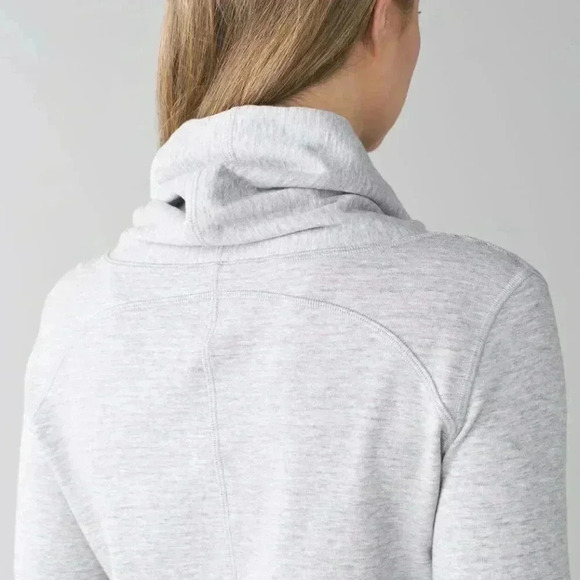 Lululemon In A Cinch Long Sleeve Pullover Sweater Reversible Grey Women's Medium - Picture 3 of 15